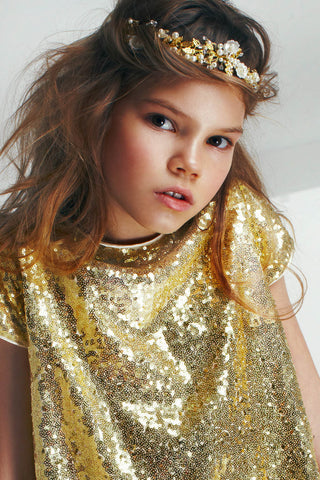 Golden Sash, Headpiece
