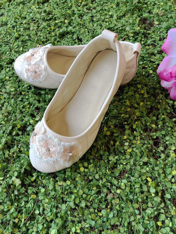 Flower Girl Shoes with three Flowers